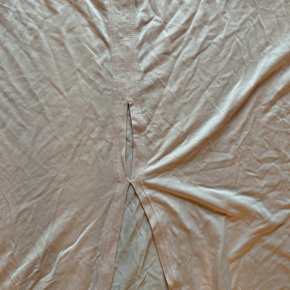 Open back lululemon shirt - Picture 6 of 8